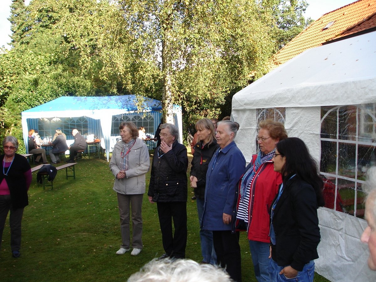 Die Tänze werden erklärt